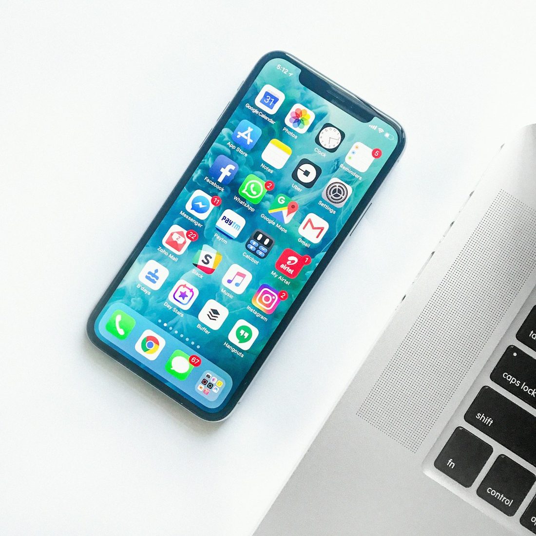 热博体育 APP 赛程与赛事列表界面示意
